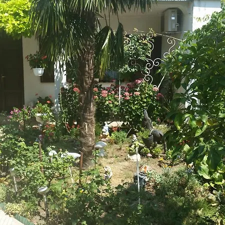 Irena Apartman