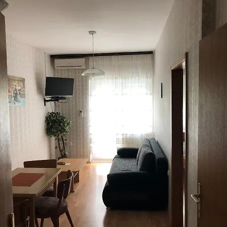 Irena アパート ツリクヴェニツァ